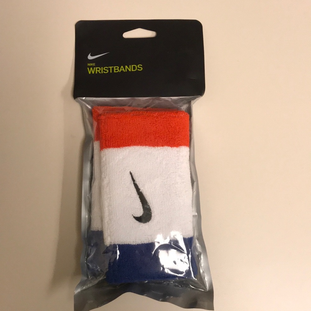 Nike Wristbands - Picture 1 of 3
